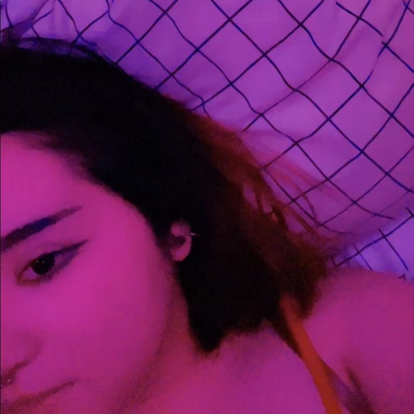 Meet your Posher, Pamela - Picture 1 of 1